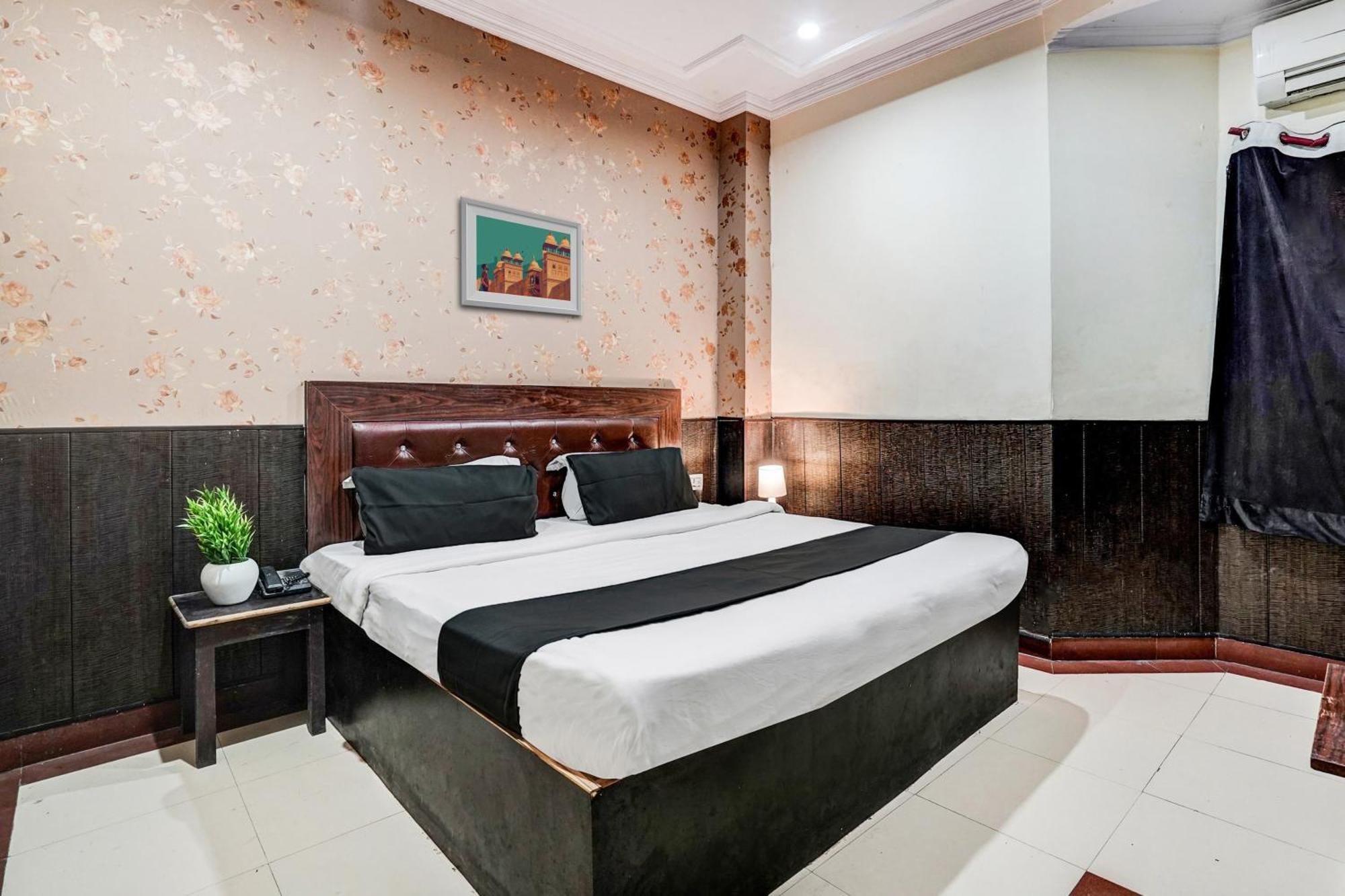Super Hotel O Bg Hotel Faridabad Eksteriør billede