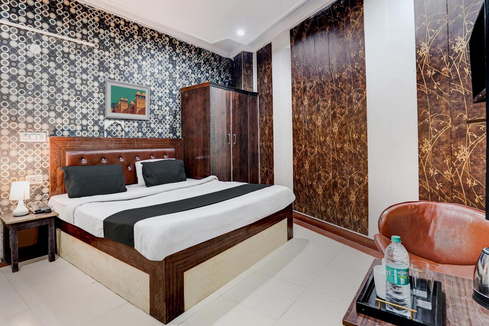 Super Hotel O Bg Hotel Faridabad Eksteriør billede